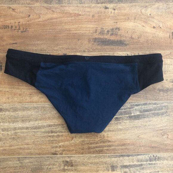 𝅺***rare***lululemon Sandy Savasana Bikini Bottom - Picture 4 of 4